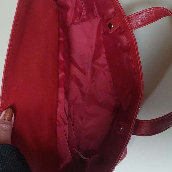 Sanrio Hello Kitty Vintage Leather Shoulder Bag - Picture 15 of 17